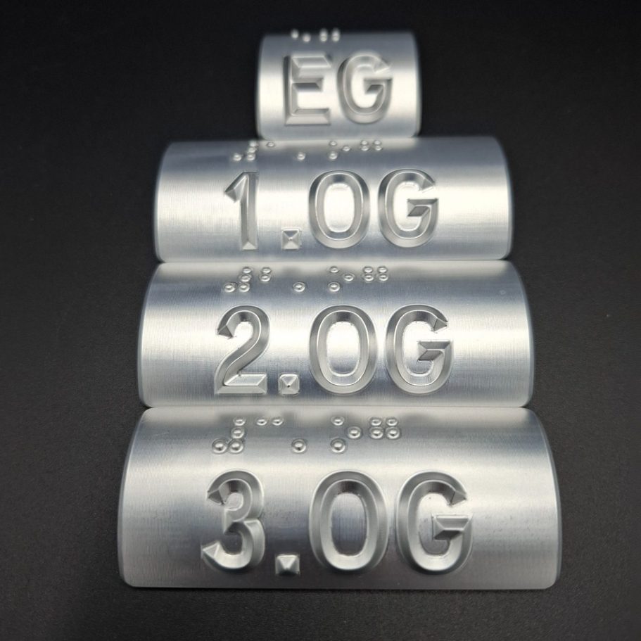 Aluminium-Schilder mit den Beschriftungen 1.0G, 2.0G, 3.0G und EG.
